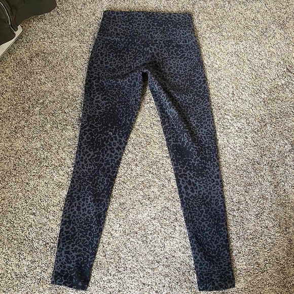 Lysse Women Classic Leggings Black Gray Python Snake Pull On Size Small - Picture 11 of 17